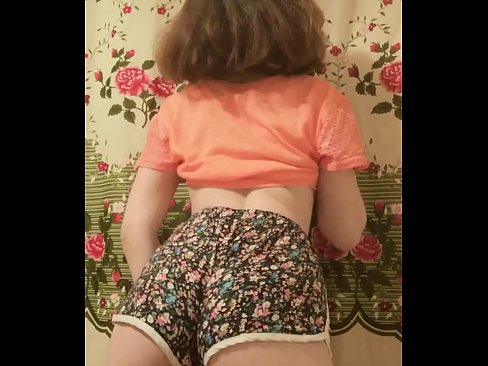 ❤️ Nena jove sexy despullant-se els pantalons curts davant la càmera Súper sexe a nosaltres ca.muitohentai.ru ❤
